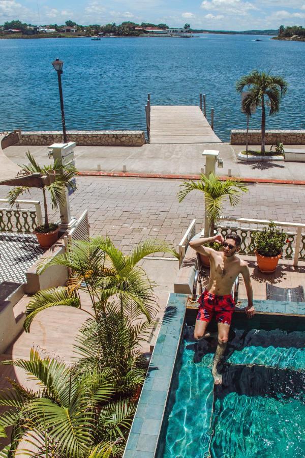 Hotel Peten Express Флорес Экстерьер фото